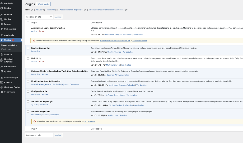 La imagen muestra el listado de plugins y la pestaña en la que se pueden añadir nuevos plugins 